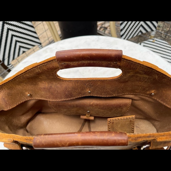 Saddleback Leather Shoulder Dark Brown Small Tote Bag With Removable Liner - Picture 4 of 9